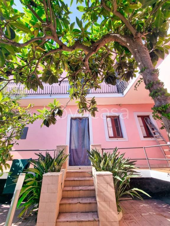 casa indipendente in vendita ad Acireale in zona Santa Caterina