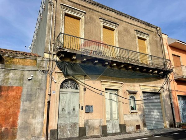 casa indipendente in vendita ad Acireale in zona Scillichenti