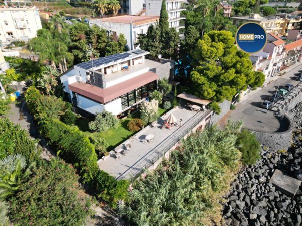 casa indipendente in vendita ad Acireale