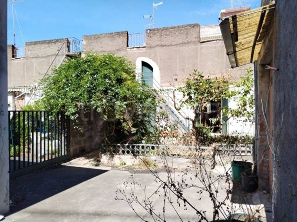 casa indipendente in vendita ad Acireale
