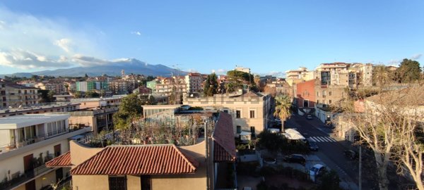 appartamento in vendita ad Acireale in zona Centro Storico
