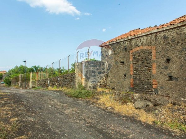 terreno agricolo in vendita ad Acireale in zona Santa Tecla