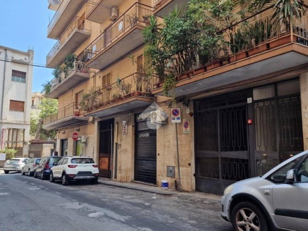 appartamento in vendita ad Acireale in zona Centro Storico