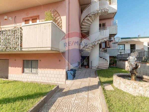 appartamento in vendita ad Acireale in zona Piano d'Api