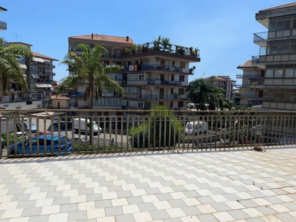 appartamento in vendita ad Acireale