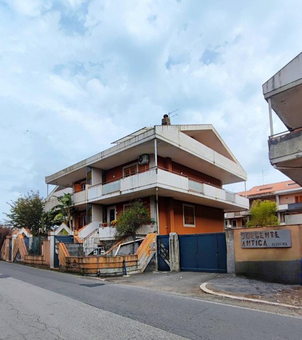 casa indipendente in vendita ad Acireale in zona Piano d'Api