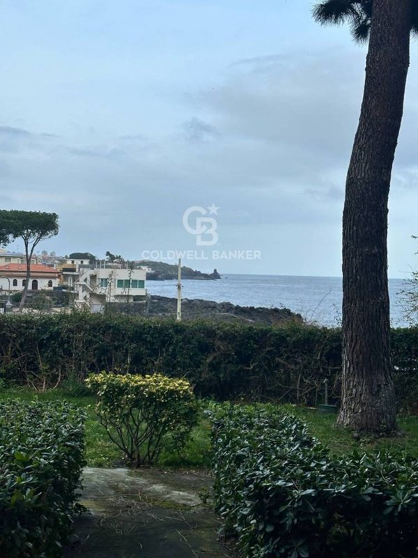 appartamento in vendita ad Acireale in zona Santa Tecla