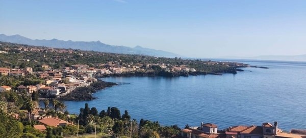 appartamento in vendita ad Acireale in zona Santa Tecla