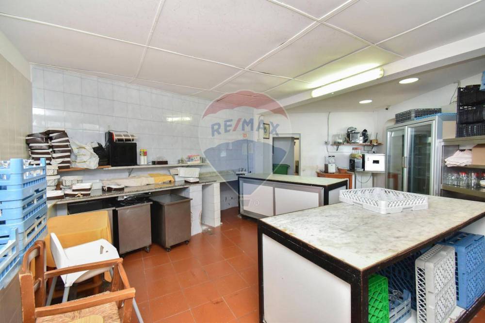 locale commerciale in vendita ad Acireale