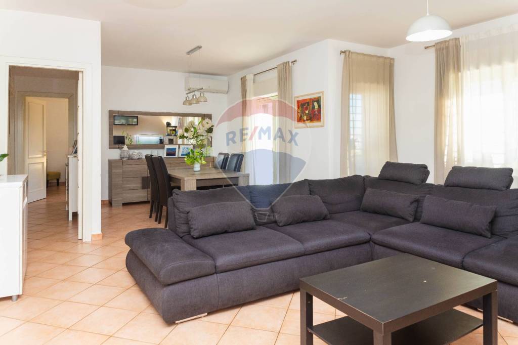 appartamento in vendita ad Acireale in zona Piano d'Api