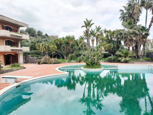 casa indipendente in vendita ad Acireale