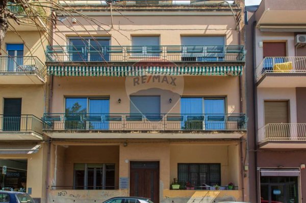 appartamento in vendita ad Acireale in zona Centro Storico