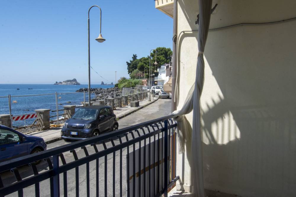 appartamento in vendita ad Acireale in zona Capo Mulini
