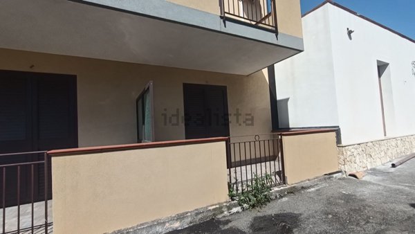 appartamento in vendita ad Acireale in zona Stazzo