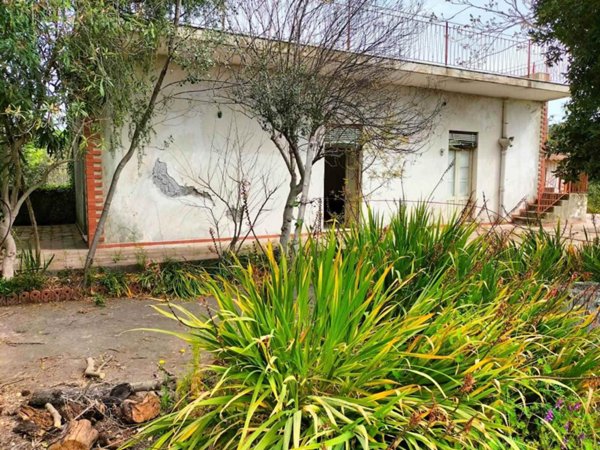 casa indipendente in vendita ad Acireale