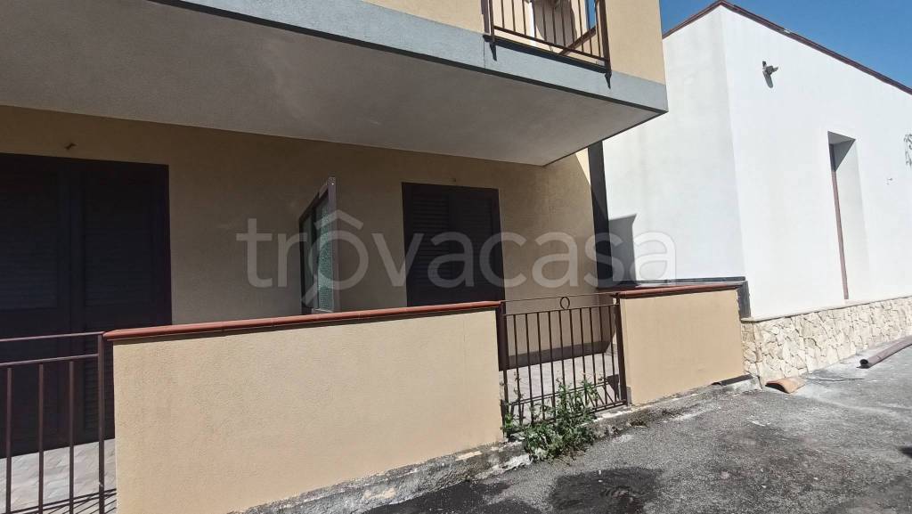 appartamento in vendita ad Acireale in zona Stazzo