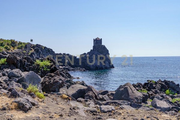 casa indipendente in vendita ad Acireale in zona Santa Tecla