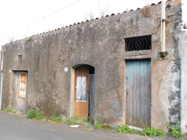 casa indipendente in vendita ad Acireale in zona Pozzillo