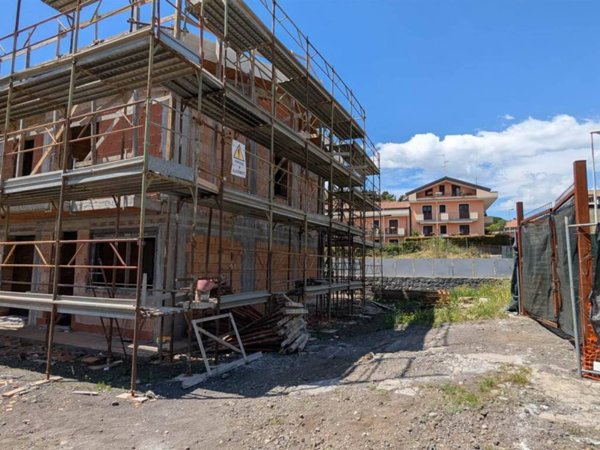 casa indipendente in vendita ad Acireale in zona Piano d'Api