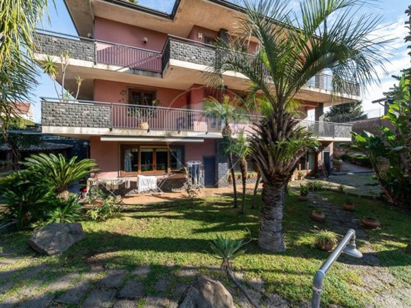 casa indipendente in vendita ad Acireale in zona San Cosmo