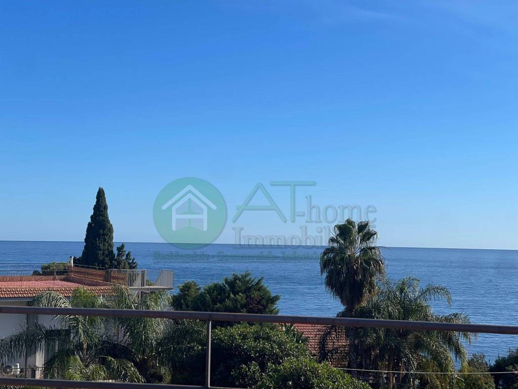 appartamento in vendita ad Acireale in zona Santa Caterina