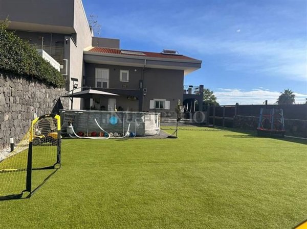 casa indipendente in vendita ad Acireale
