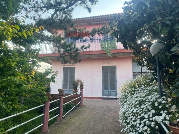 casa indipendente in vendita ad Acireale in zona Pennisi