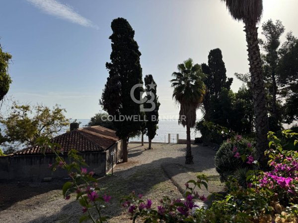 appartamento in vendita ad Acireale in zona Santa Tecla