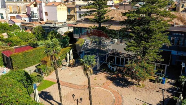 negozio in vendita ad Acireale in zona Centro Storico