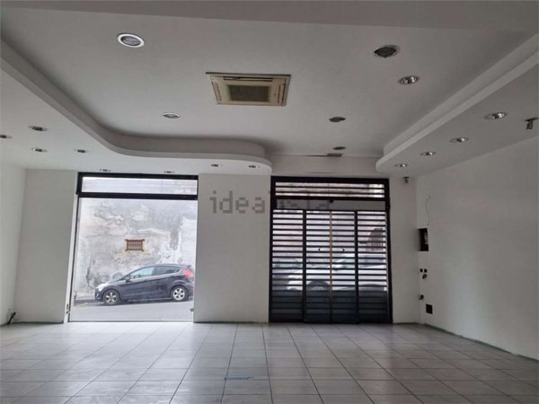 locale commerciale in vendita ad Acireale in zona Centro Storico