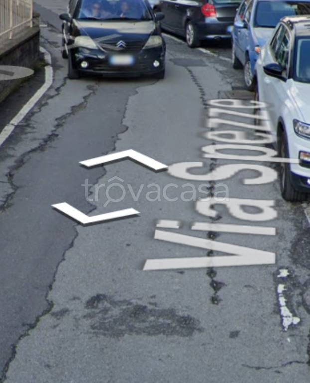 locale commerciale in vendita ad Acireale