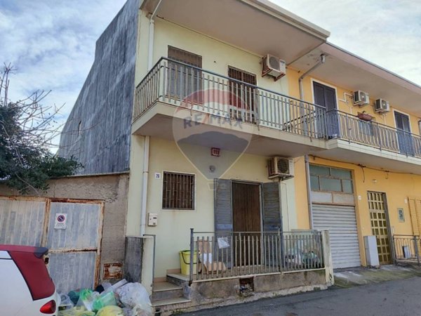 casa indipendente in vendita ad Acireale in zona Stazzo