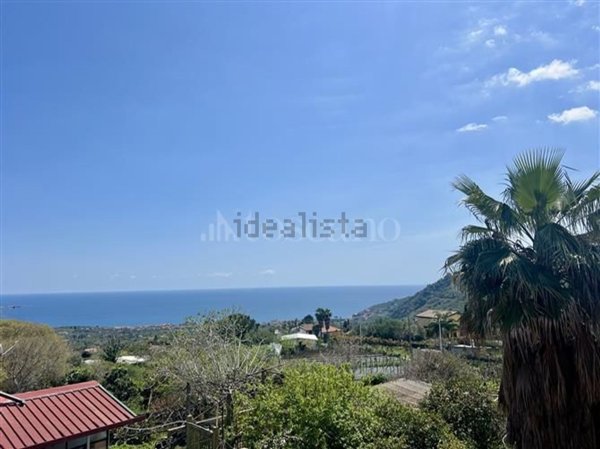 casa indipendente in vendita ad Acireale in zona Guardia