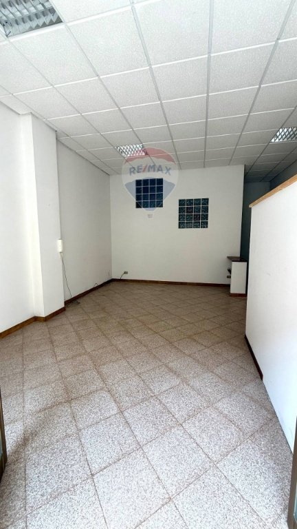 locale commerciale in vendita ad Acireale in zona San Cosmo