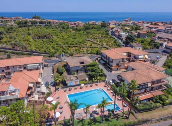 appartamento in vendita ad Acireale in zona Santa Tecla