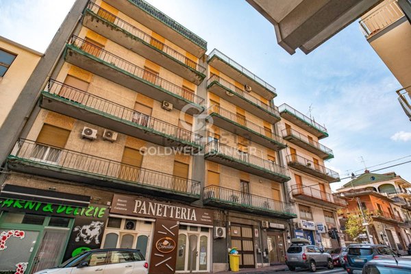 appartamento in vendita ad Acireale in zona Centro Storico