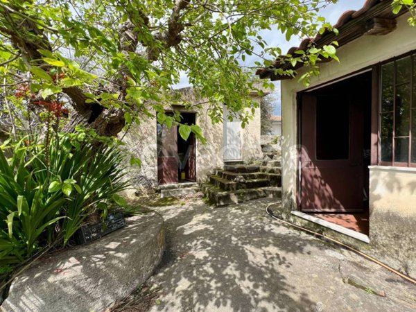 casa semindipendente in vendita ad Acireale in zona Centro Storico