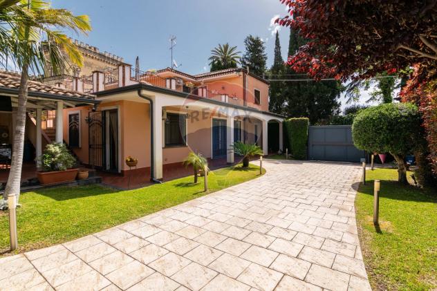 casa indipendente in vendita ad Acireale in zona Centro Storico