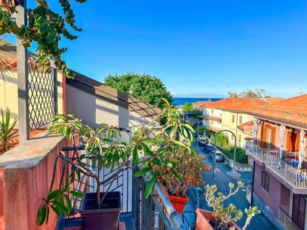 casa indipendente in vendita ad Acireale in zona Pozzillo