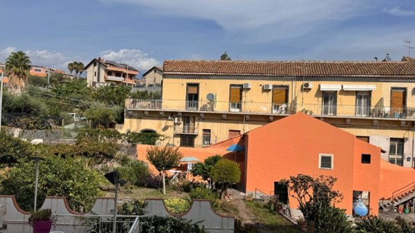 appartamento in vendita ad Acireale in zona Capo Mulini