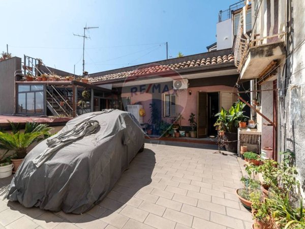 casa indipendente in vendita ad Acireale in zona Centro Storico