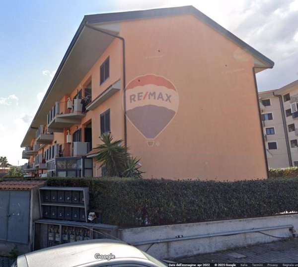 appartamento in vendita ad Acireale in zona Aci Platani