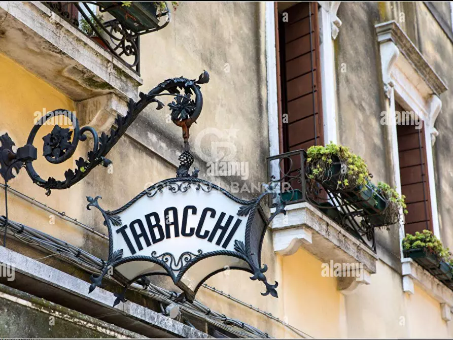 negozio in vendita ad Acireale in zona Centro Storico