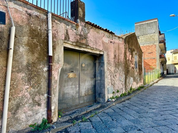 casa indipendente in vendita ad Acireale in zona Aci Platani