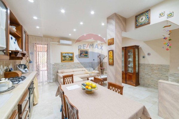 casa indipendente in vendita ad Acireale in zona Pozzillo