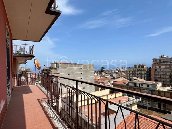 appartamento in vendita ad Acireale in zona Centro Storico