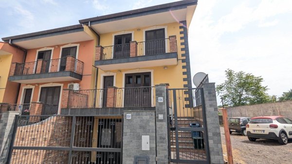casa indipendente in vendita ad Acireale in zona Pennisi