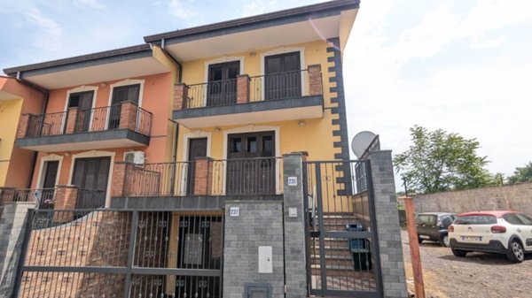 casa indipendente in vendita ad Acireale in zona Pennisi