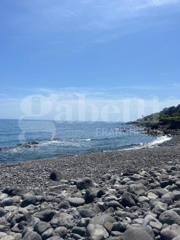 appartamento in vendita ad Acireale in zona Santa Tecla