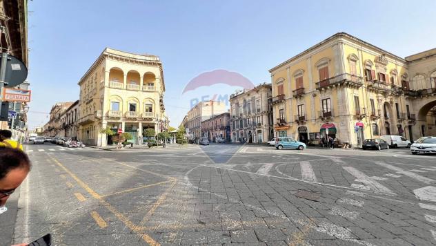 negozio in vendita ad Acireale in zona Centro Storico